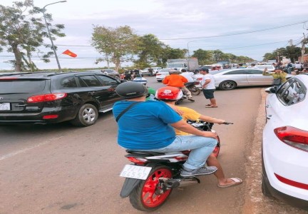 hết thời và Khép lại thời “lướt sóng ngắn”